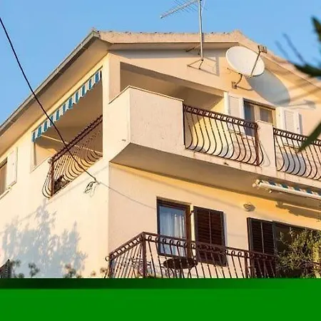 Petra Apartment *