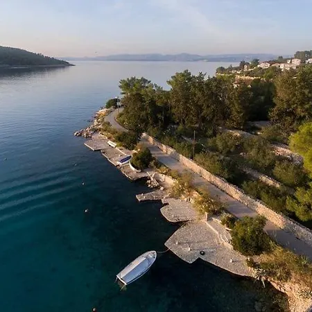 Petra * Nečujam